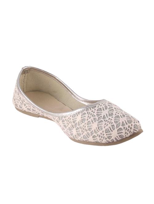 pink slip on jutis - 14618696 - Very Small Image - 1