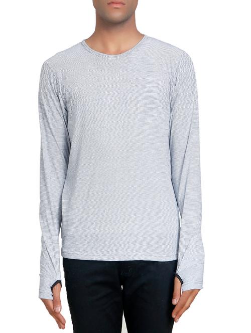 white cotton thumb hole t-shirt - 14619396 - Very Small Image - 1