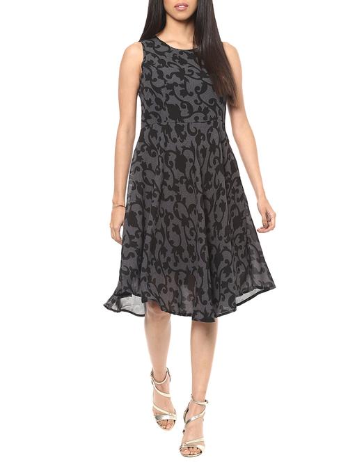 Scroll Pattern Flared Dress - 14651537 - Very Small Image - 1