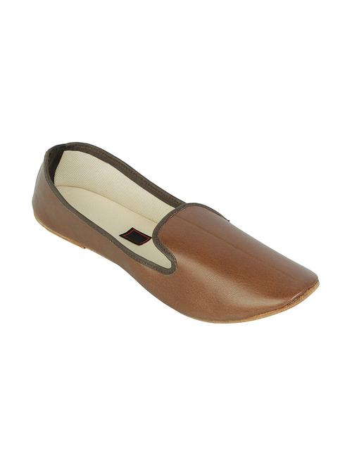brown slip on jutis - 14799608 - Very Small Image - 1