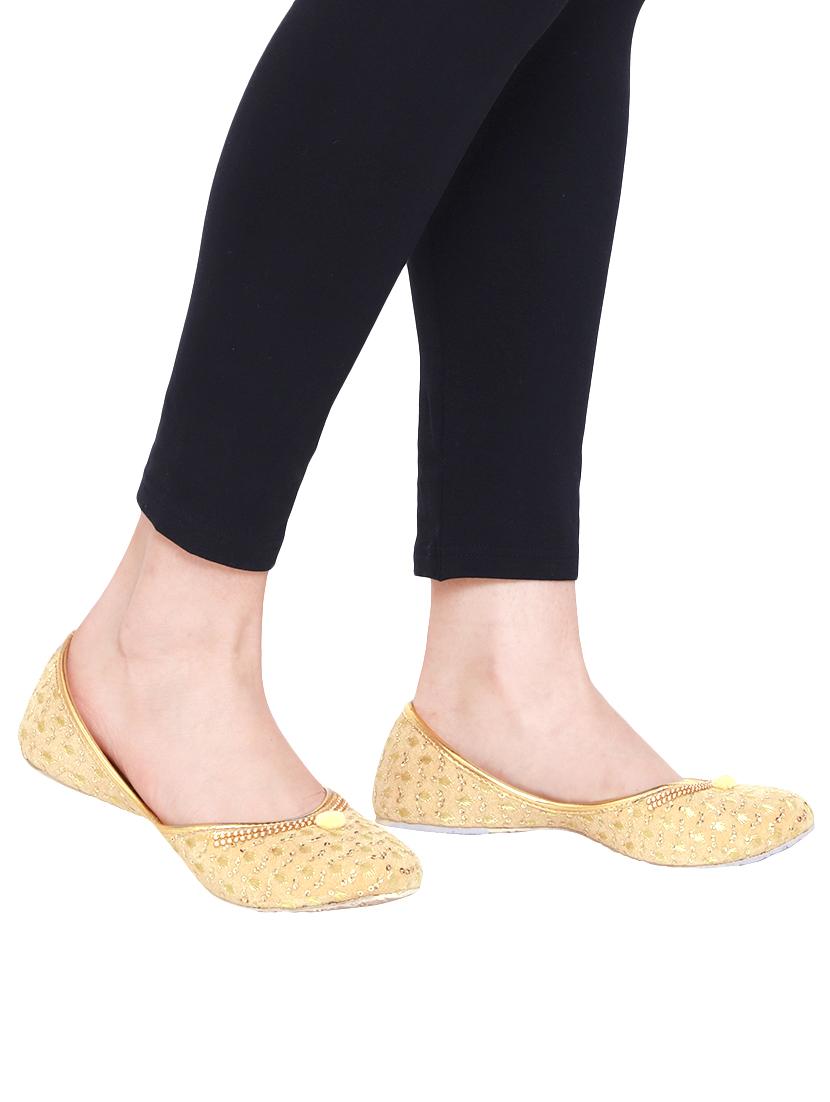 beige slip on jutis - 14882785 - Standard Image - 4