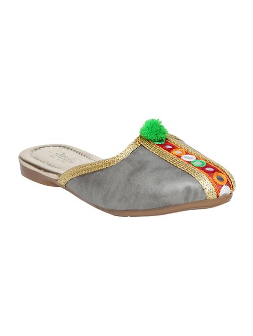 grey slip on jutis - 14884712 - Very Small Image - 1