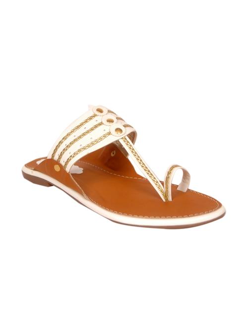 white faux leather ethnic kolhapuris - 14902429 - Very Small Image - 1