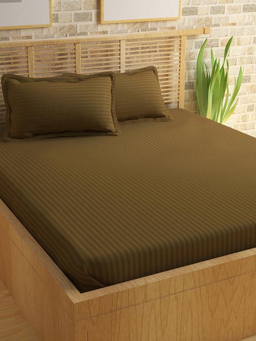 self striped satin plain king bedsheet with 2 pillow covers - 14917352 - Very Small Image - 1