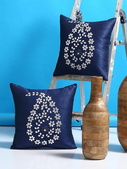 set of 2 embellished cushion covers - 15033699 - Very Small Image - 1