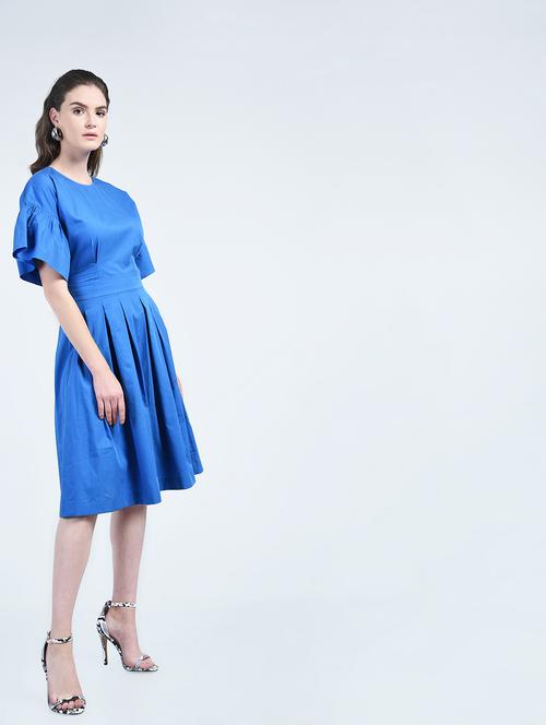 Flared sleeved pleated dress - 15176966 - Very Small Image - 1