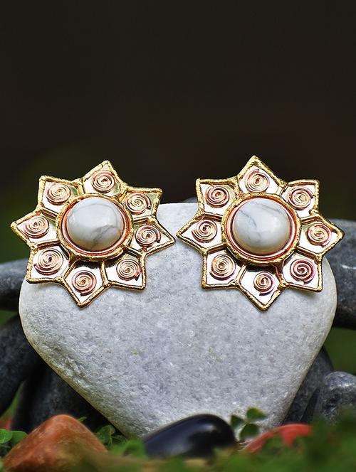 gold brass drop earring - 15266749 - Very Small Image - 1