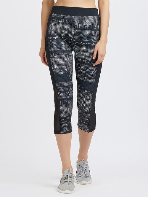 black printed capri - 15277308 - Very Small Image - 1