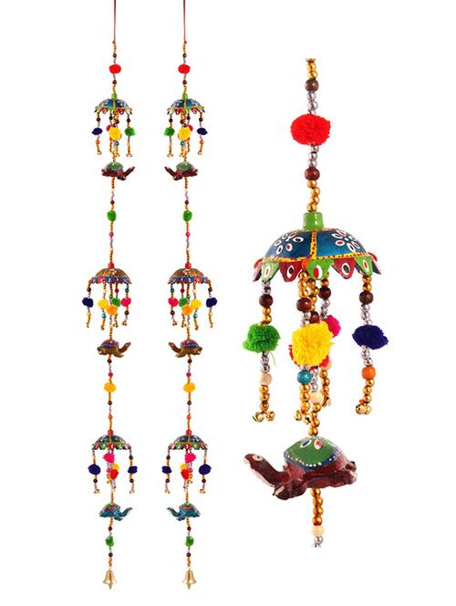door hanging pair with paper machie 3 umbrella and 3 tortoise with pumpum - 15459304 - Very Small Image - 1
