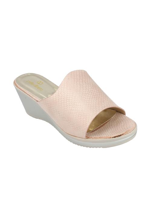 pink slip on wedges - 15473022 - Very Small Image - 1