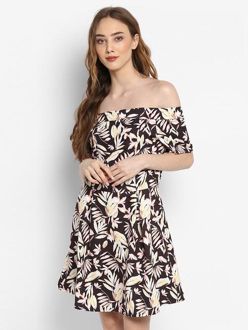 printed off-shoulder pleated dress - 15486293 - Very Small Image - 1