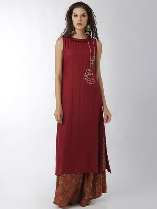 pleated neck straight embroidered kurta - 15524641 - Very Small Image - 1