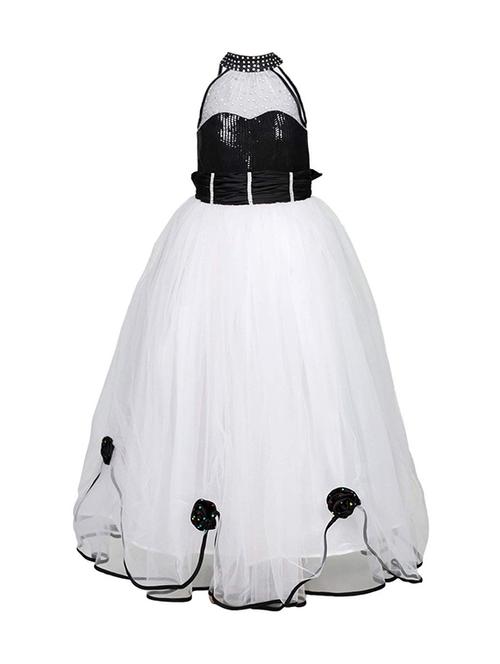 black net  gown - 15570728 - Very Small Image - 1