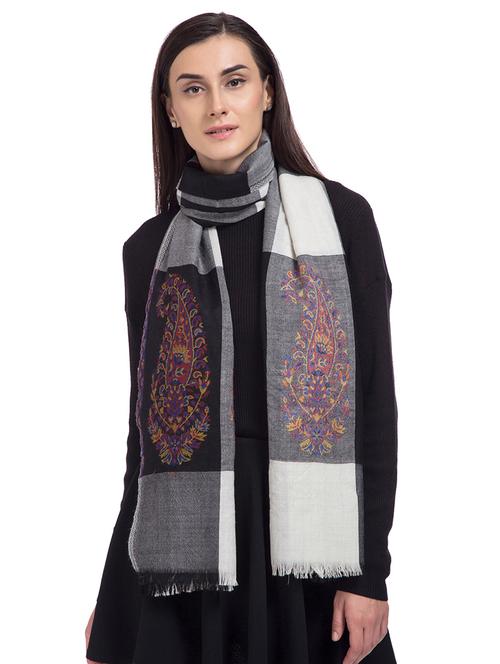 paisley woolen stole - 15630242 - Very Small Image - 1