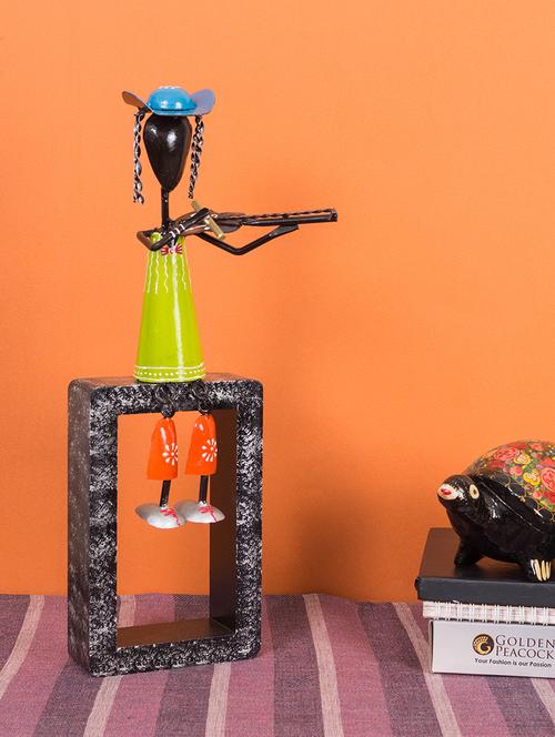 decorative statue - 15645091 - Very Small Image - 1