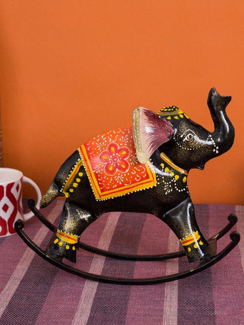 decorative statue - 15645116 - Very Small Image - 1