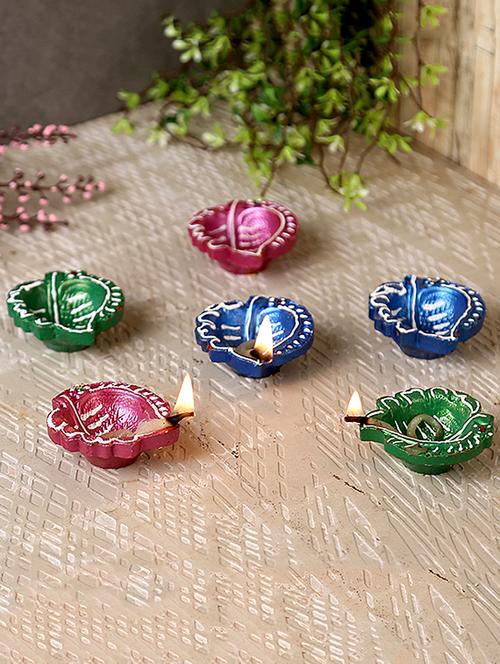 aapno rajasthan leaf design handpainted terracotta diyas-set of 6 - 15649186 - Very Small Image - 1