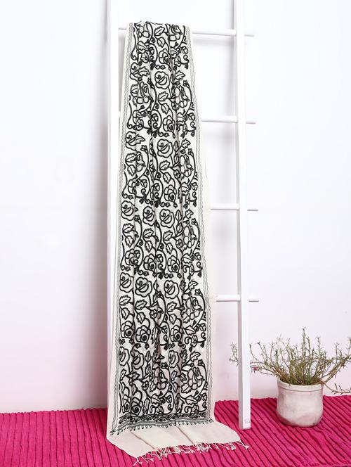 pashmina embroidery & swarovski work shawl - 15655399 - Very Small Image - 1