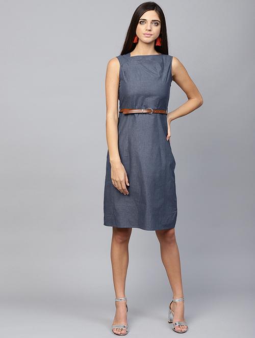 pleated neck belted dress - 15679001 - Very Small Image - 1