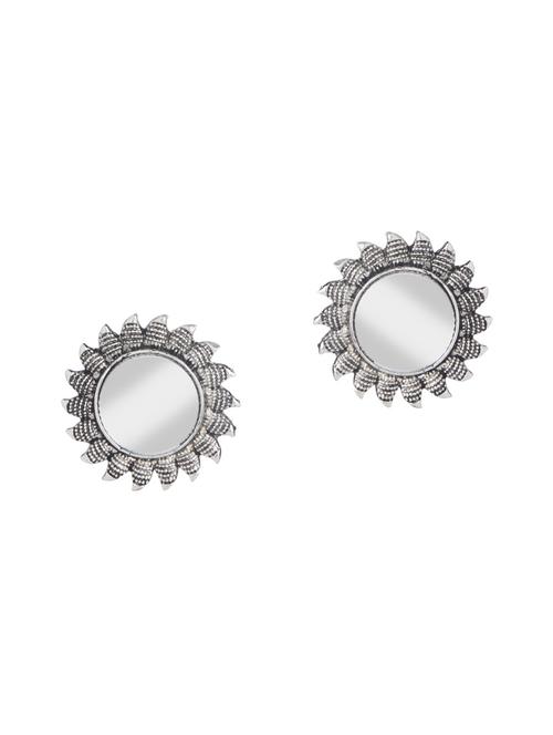 silver metal studs earring - 15704558 - Very Small Image - 1