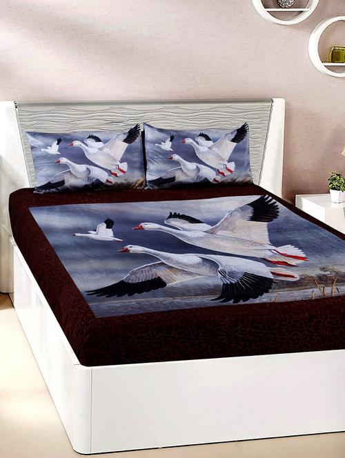 velvet double bedsheet with 2 pillow covers - 15727230 - Very Small Image - 1