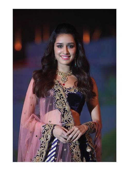 rawpockets"shraddha kapoor"wall posters (paperboard,33cmx48cm) - 15732948 - Very Small Image - 1
