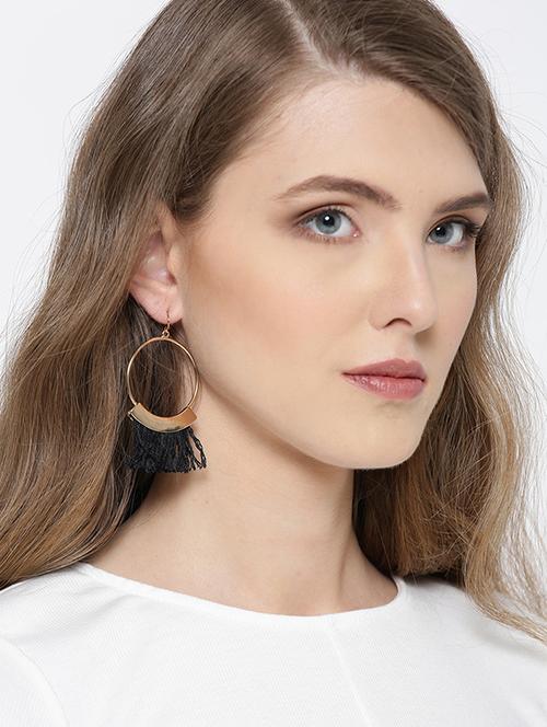 black metal drop earrings - 15743328 - Very Small Image - 1