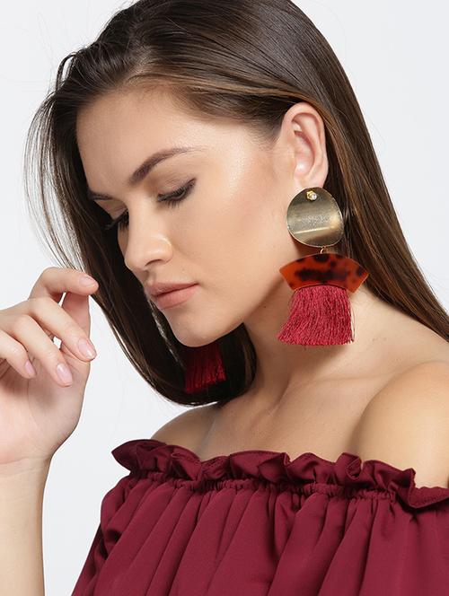 red metal drop earring - 15743477 - Very Small Image - 1