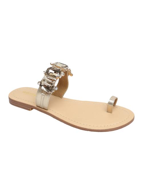 gold one toe sandals - 15822565 - Very Small Image - 1
