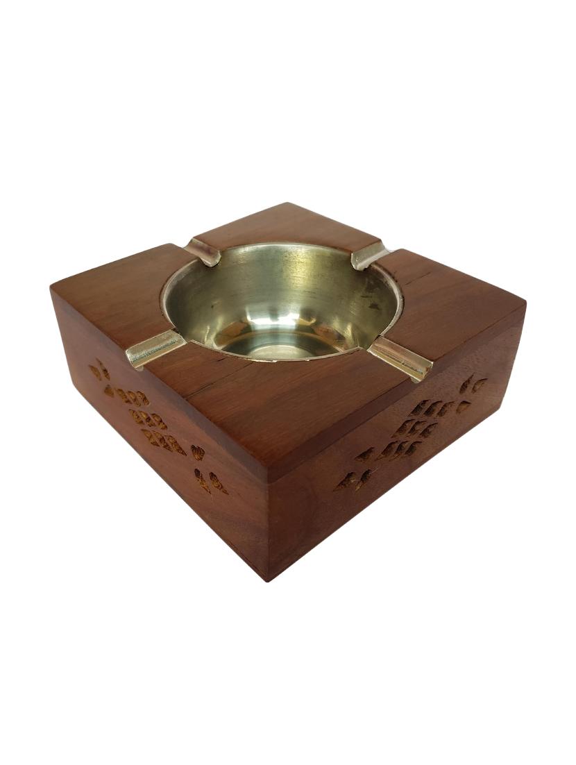 desi karigar wooden premium quality antique ashtray with brass inlay - 15859845 - Zoom Image - 2