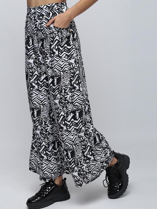 button detail high rise palazzo - 15902844 - Very Small Image - 1