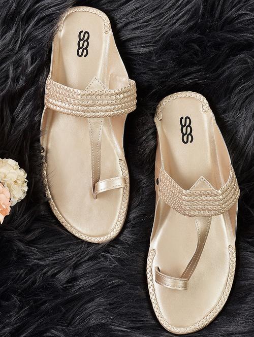 gold one toe kolhapuris - 16002559 - Very Small Image - 1