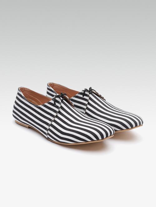 black slip on casual shoes - 16002695 - Very Small Image - 1