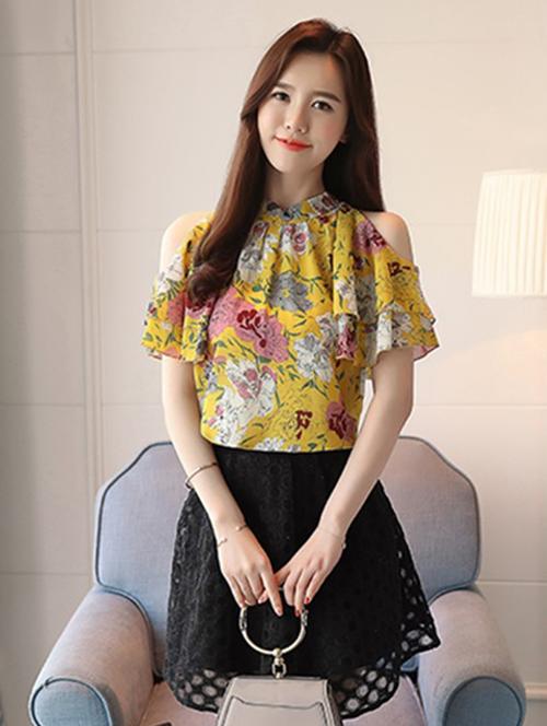 cold shoulder flutter sleeved top - 16017603 - Very Small Image - 1