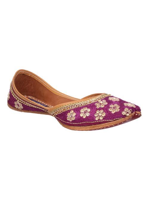 purple slip on jutis  - 16129568 - Very Small Image - 1