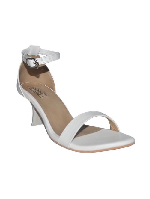 white ankle strap sandals - 16142793 - Very Small Image - 1