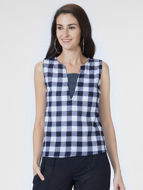 notch neck checkered top - 16209648 - Very Small Image - 1