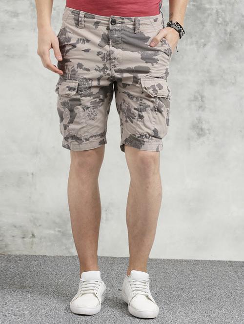 beige printed cargo shorts - 16330168 - Very Small Image - 1