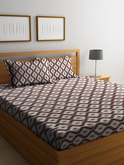 cotton double bedsheet with 2 pillow covers  - 16555802 - Very Small Image - 1