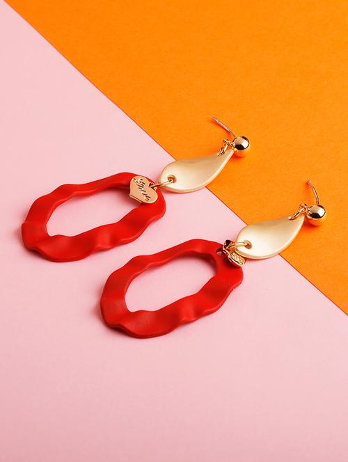 red metal drop earring - 16603166 - Very Small Image - 1