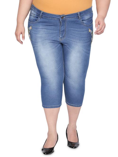 mid rise embroidered plus capri - 16612104 - Very Small Image - 1