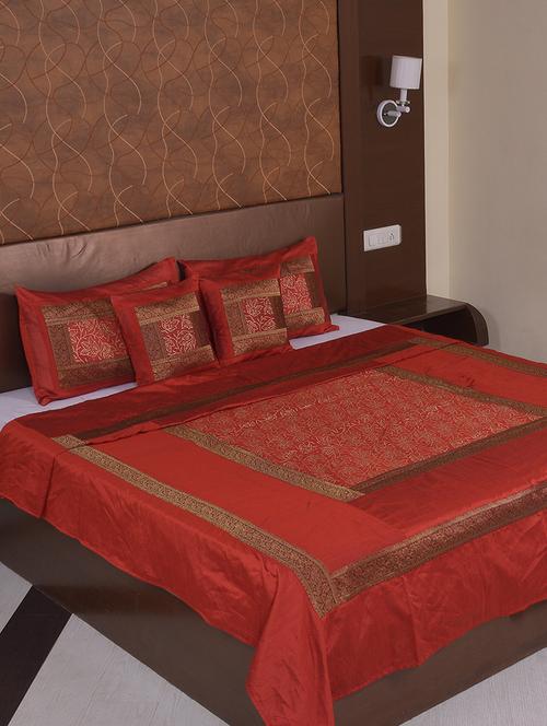  polysilk hand gold print bed cover with 2 pillow cover & 2 cushion cover   - 16736874 - Very Small Image - 1