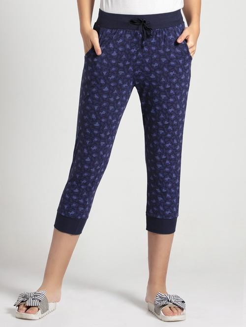 drawstring pocket detail capri - 16742237 - Very Small Image - 1