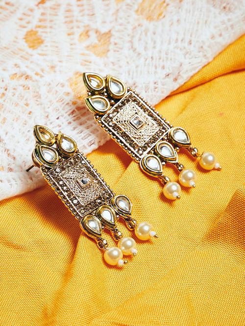 gold metal drop earring - 16780321 - Very Small Image - 1