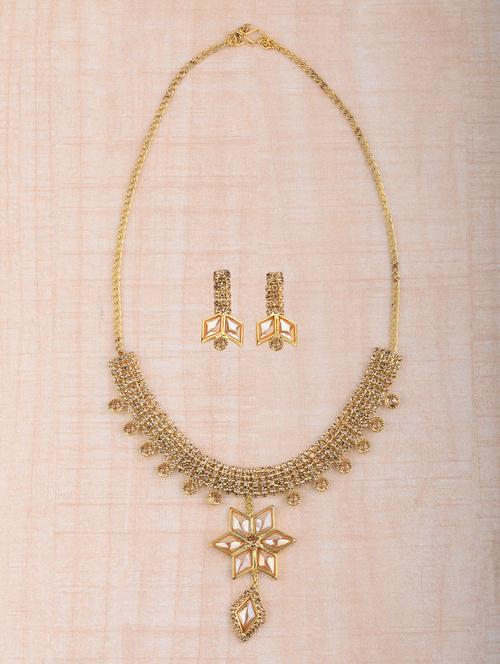 gold metal necklaces and earring - 16791220 - Very Small Image - 1