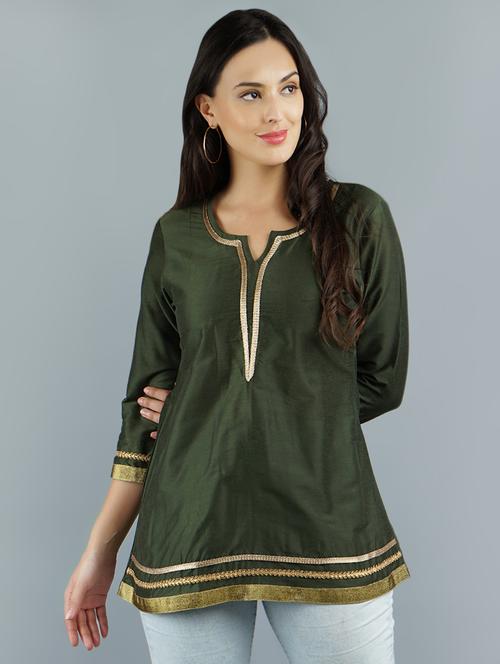 notch neck lace detail top  - 16801004 - Very Small Image - 1