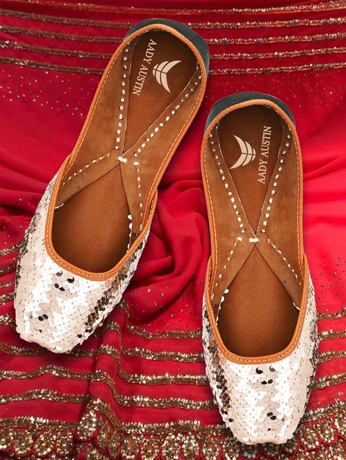 pink slip on jutis  - 16801592 - Very Small Image - 1