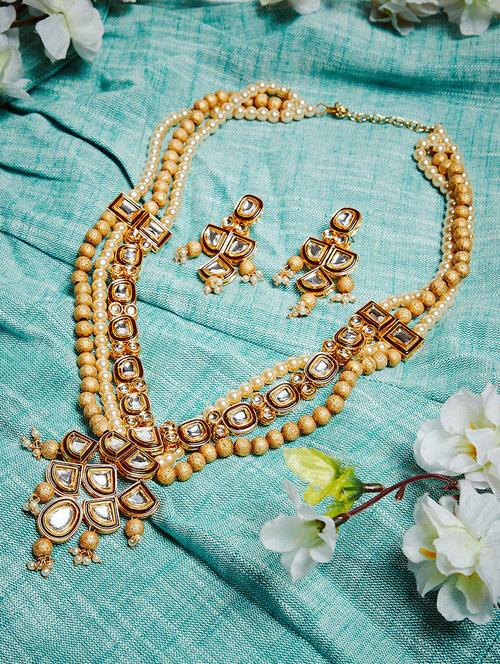 gold metal long necklace - 16811647 - Very Small Image - 1