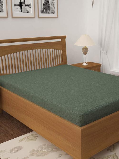 hypoallergenic waterproof fitted mattress protector ideal for double size bed   - 16839878 - Very Small Image - 1