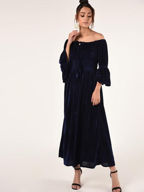off shoulder solid gown  - 16865788 - Very Small Image - 1
